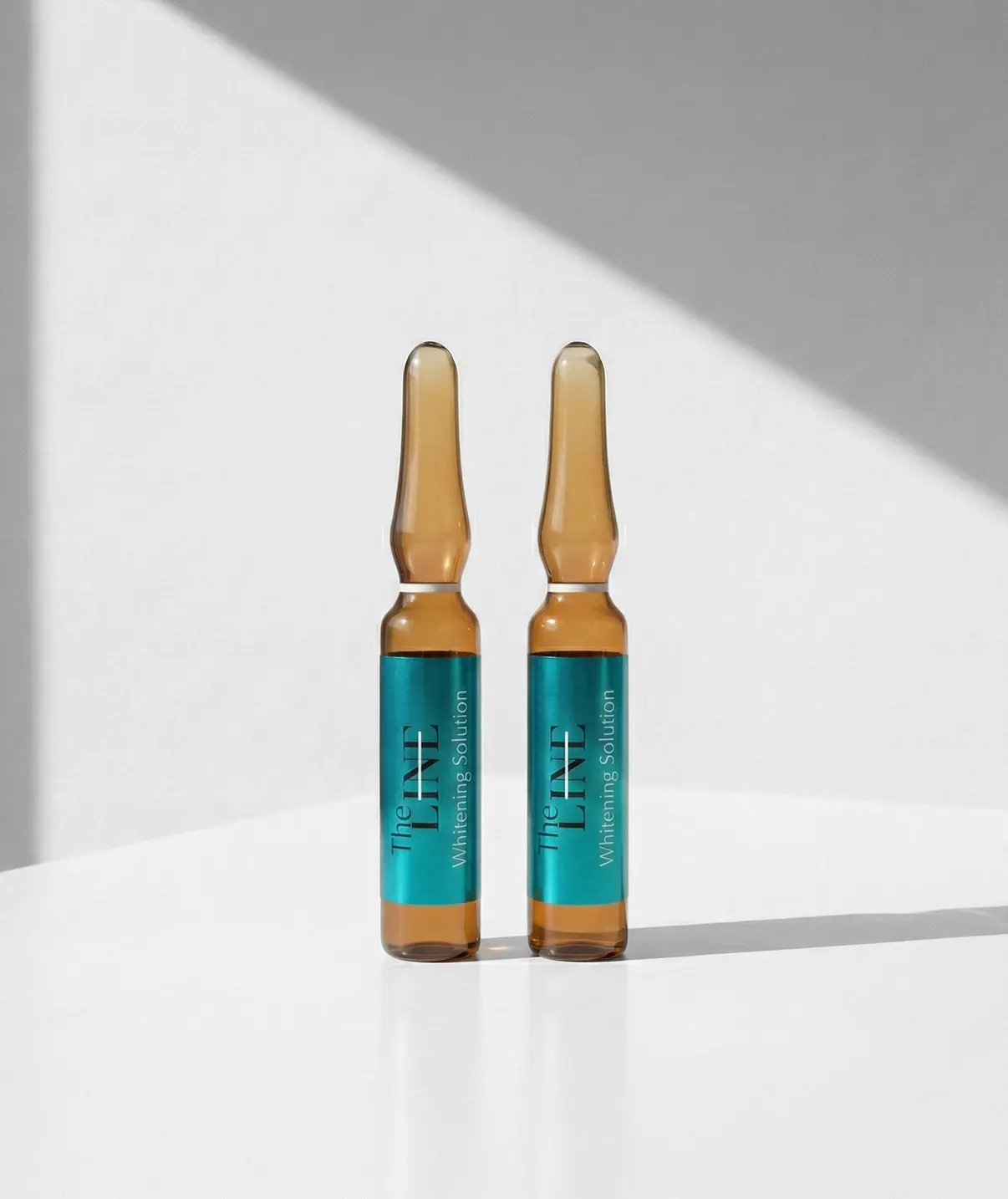 The Line Whitening Solution Dermica ampoules.webp